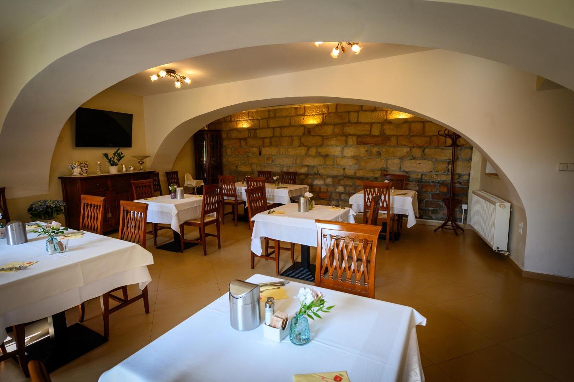 Hotel U Krale Jicin Ngoại thất bức ảnh