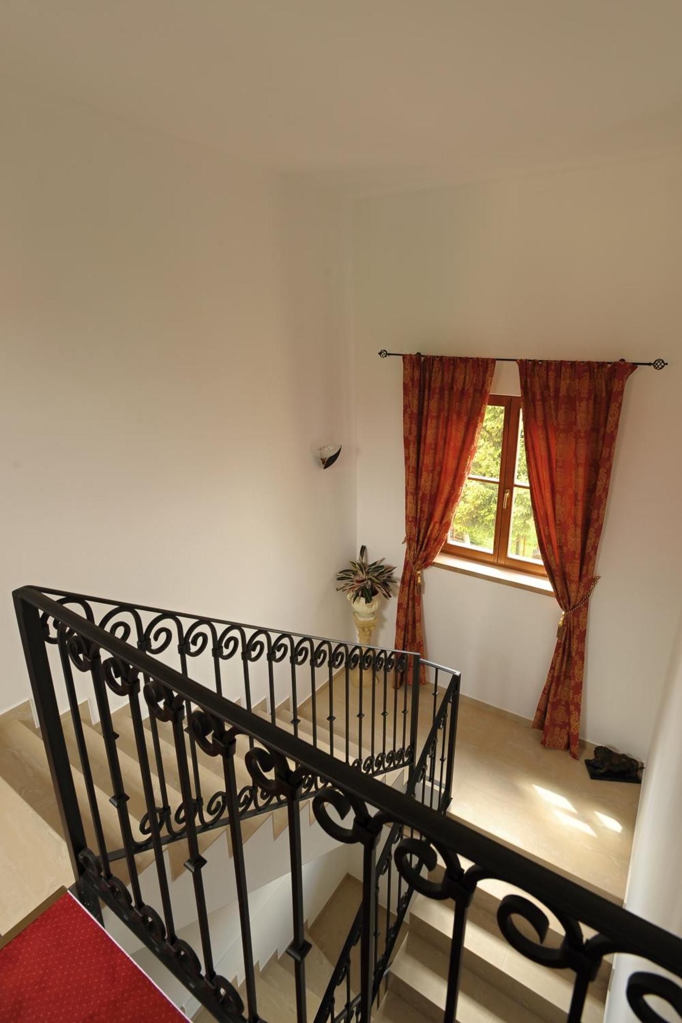 Hotel U Krale Jicin Ngoại thất bức ảnh