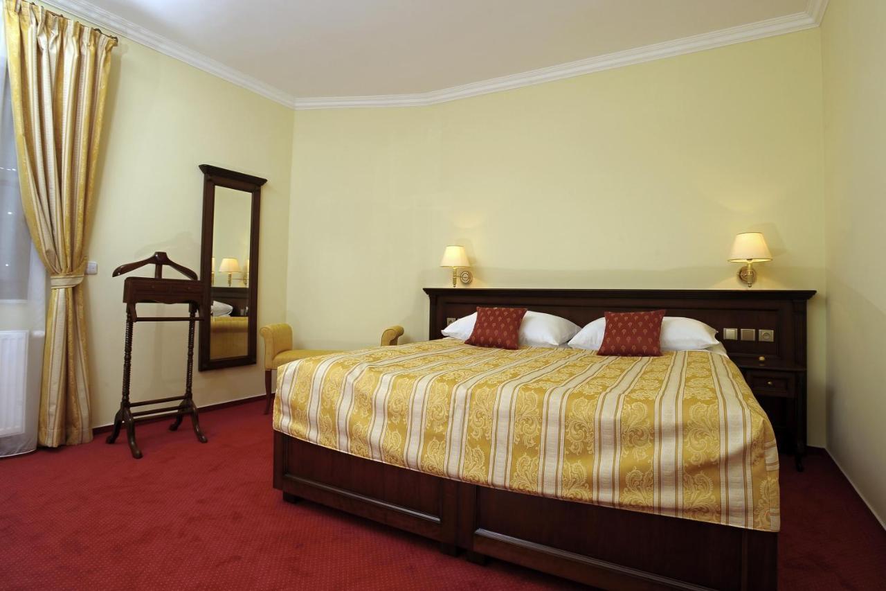 Hotel U Krale Jicin Ngoại thất bức ảnh